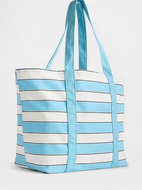 BRAND NEW WITH TAGS GAP SKY BLUE AND WHITE SHOULDER BAG. 13.5" H × 7" W x 22" L.